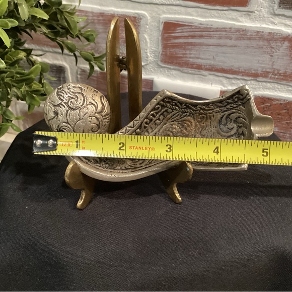 Vintage Metal Crafted Unique Boot Shoe Elf Slipper Ashtray - Rare - Collectible - Picture 10 of 11
